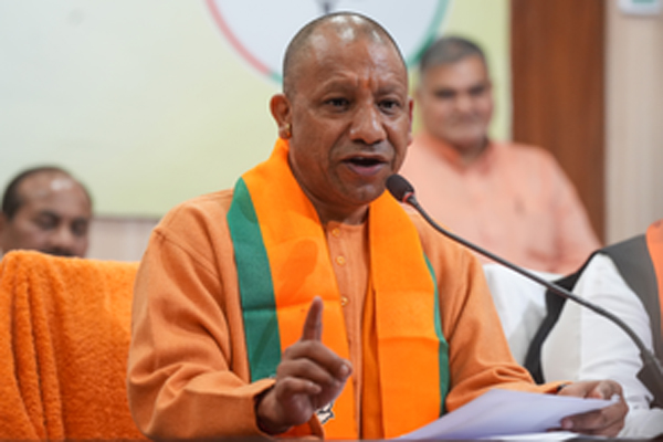 योगी सरकार की बड़ी सफलता, राशन कार्ड वितरण में प्रयागराज ने मारी बाजी
