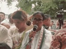 ममता बोलीं- पुलिस TMC कार्यकर्ताओं को धमकी दे रही