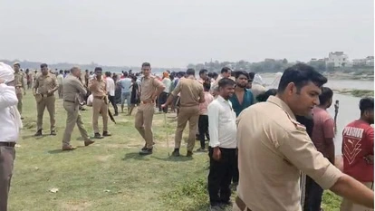 आगरा : यमुना में डूब गए छह युवक युवतियां और किशोर, चार की मौत