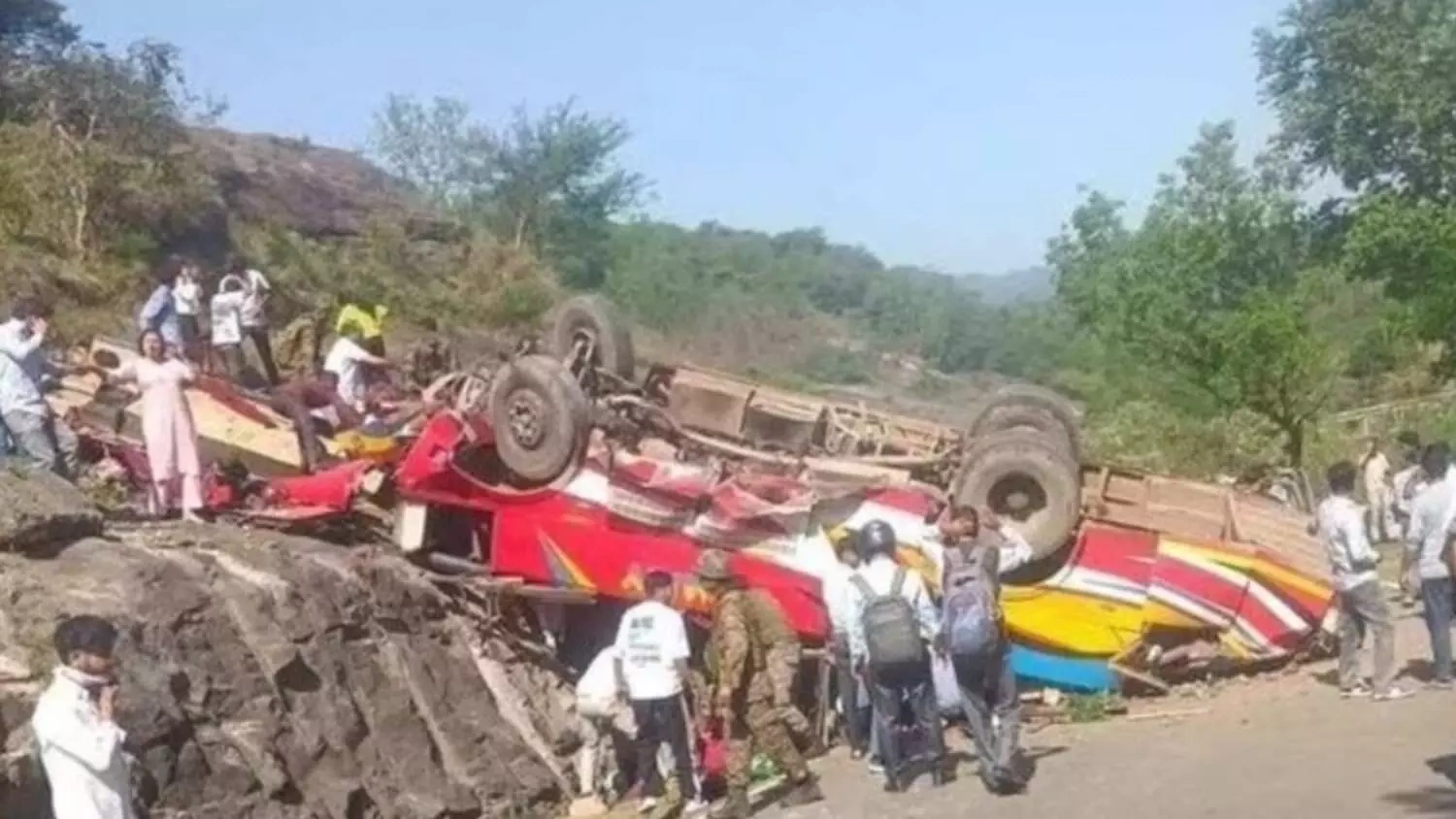 उधमपुर में सड़क हादसा, 21 की मौत