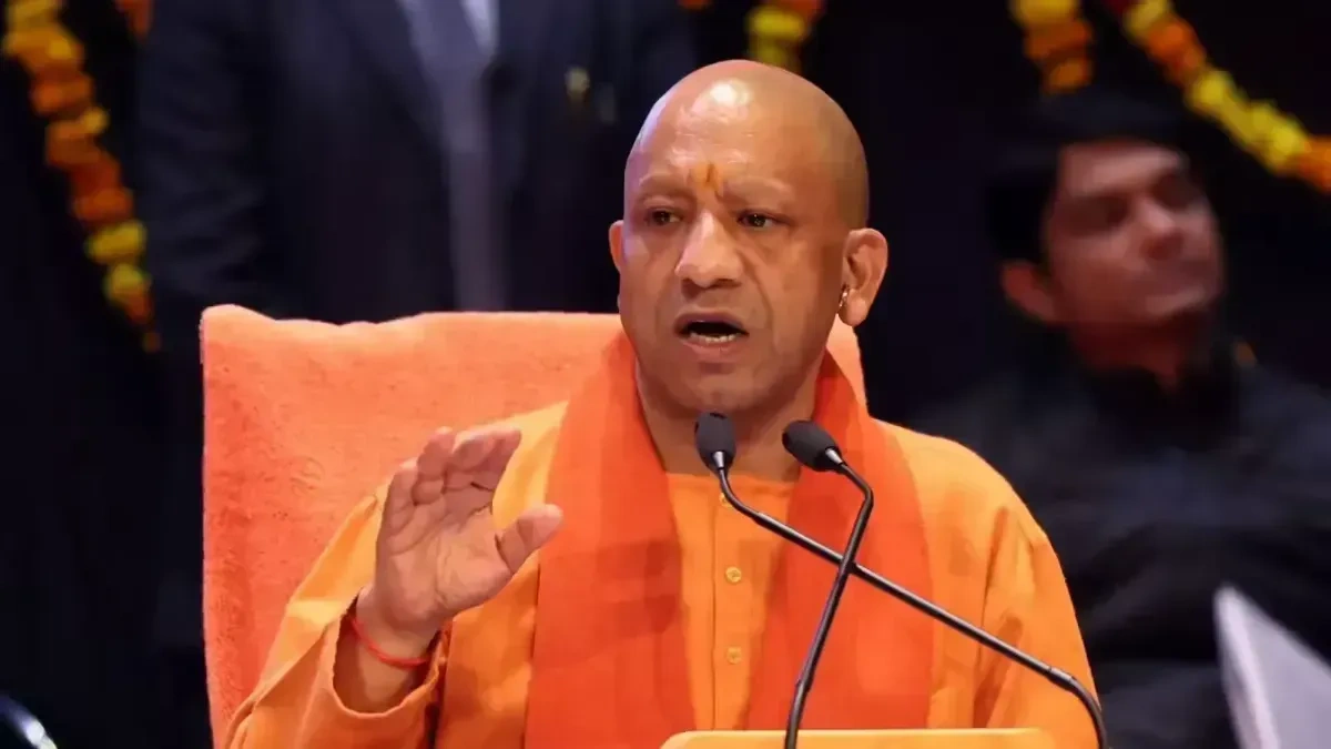 काशी में सीएम योगी का विपक्ष पर हमला