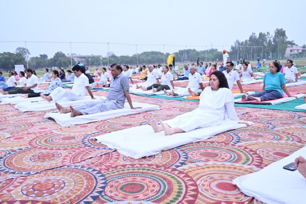 योग और प्रणायाम से शारीरिक, मानसिक और आत्मिक रोग होते है खत्म : स्वामी कर्मवीर