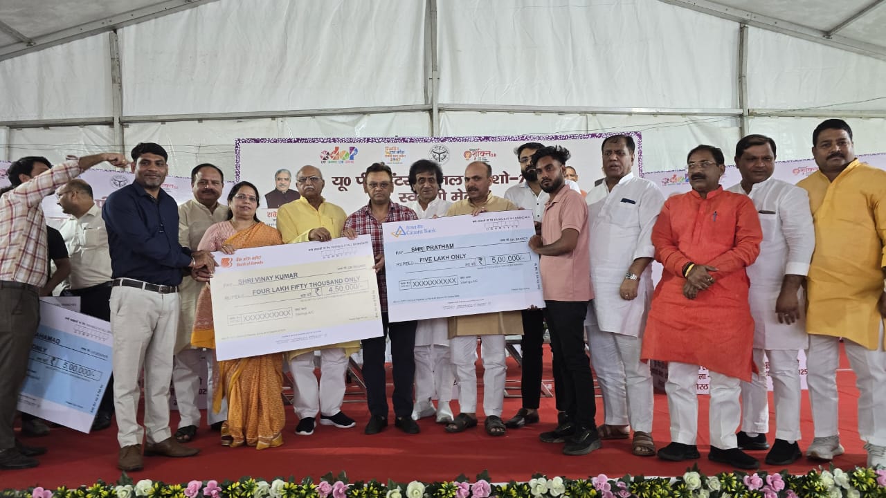 यूपी इंटरनेशनल ट्रेड शो : स्वदेशी अपनाएं-देश को आत्मनिर्भर बनाएं : दिनेश खटीक