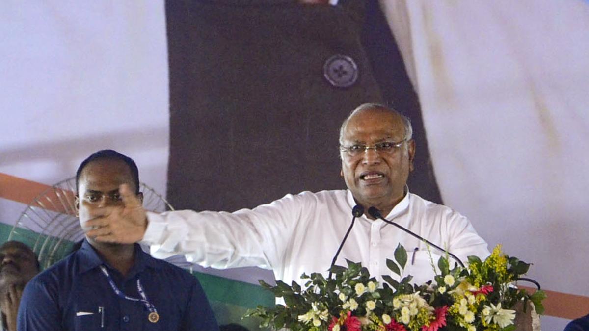 खरगे का दावा- पीएम मोदी को आतंकी हमले की खुफिया रिपोर्ट मिली थी, इसीलिए जम्मू-कश्मीर दौरा रद्द किया