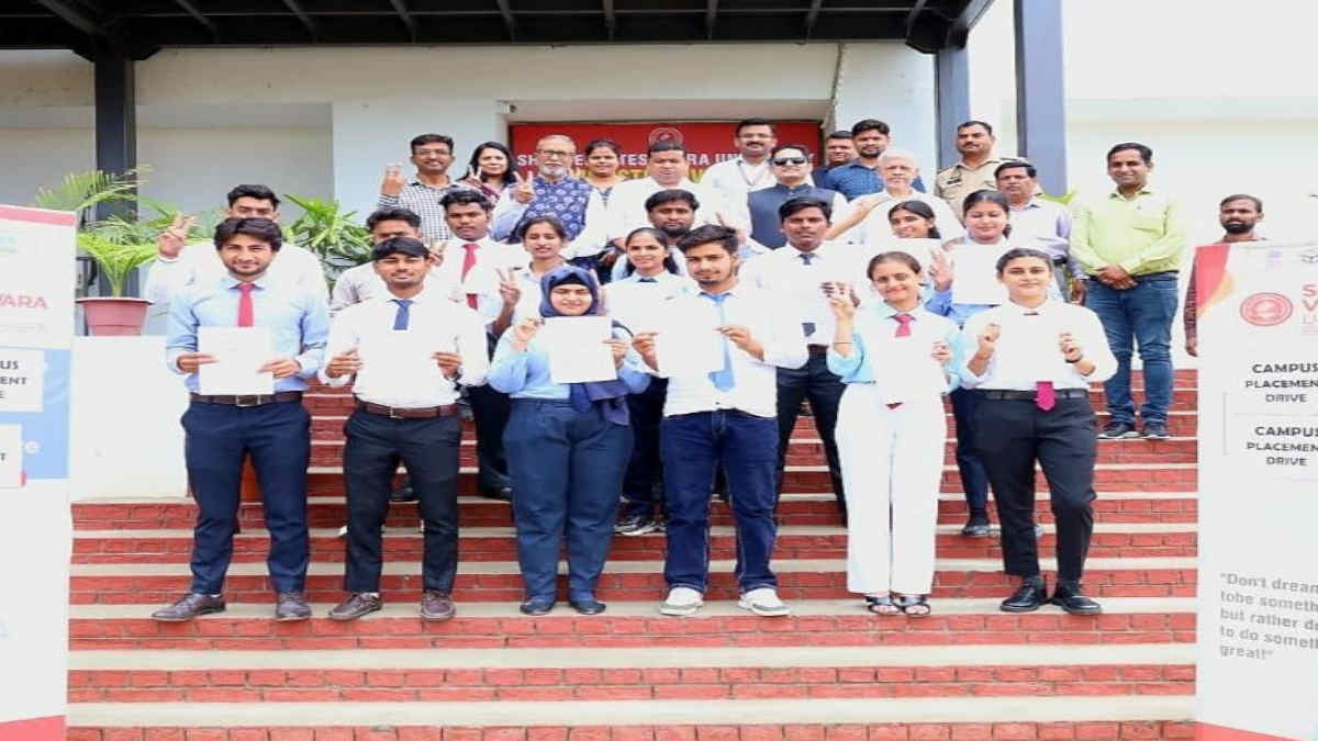 वेंक्टेश्वरा के 22 छात्र-छात्राओं का सीनियर एग्जीक्यूटिव एवं सहायक प्रबंधक पद पर चयन