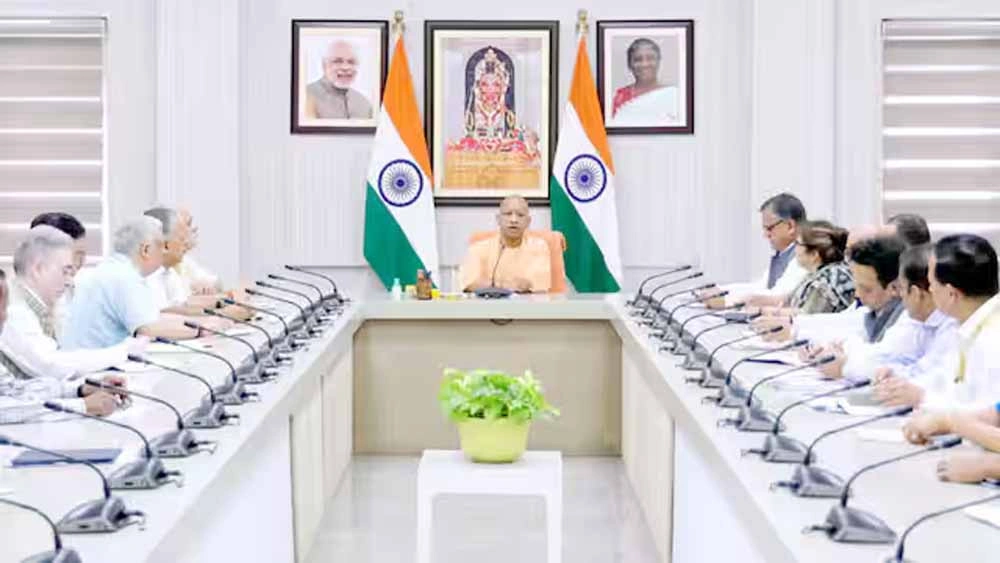 एफडीआई बढ़ाने को बढ़ाएं संवाद, तेज करें प्रयास : योगी