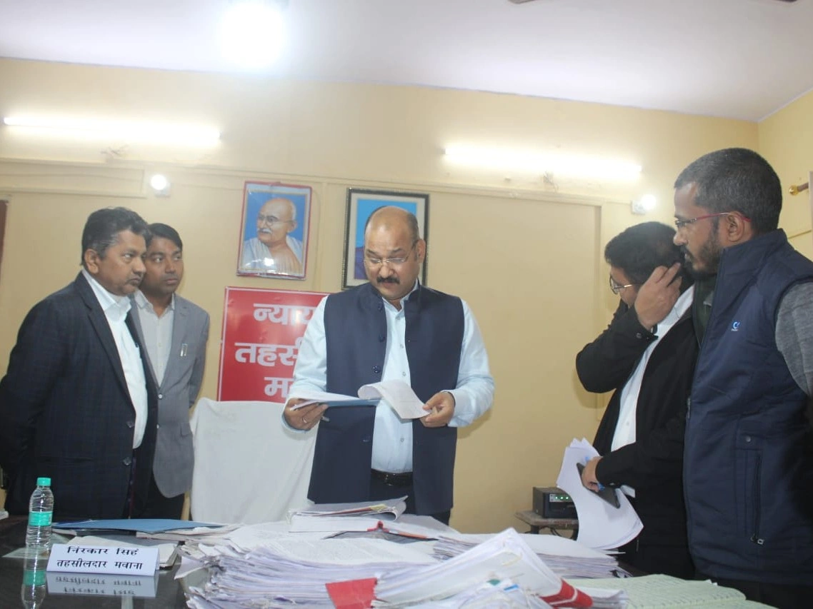 आरसी वसूली में तेजी लाएं अमीन : डीएम